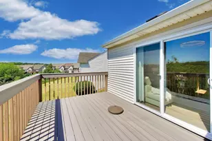 986 Viewpoint Dr, Lake in the Hills, IL 60156 - Photo 13