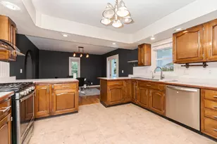 2323 Duke Dr, Bloomington, IL 61705 - Photo 25