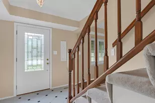 5 Knight Hill Ln, Buffalo Grove, IL 60089 - Photo 5