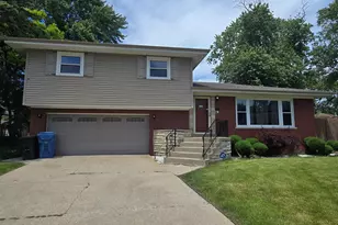 309 Streamside Dr, Harvey, IL 60426 - Photo 3