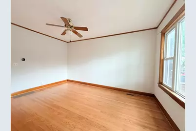 3015 S Quinn Street, Chicago, IL 60608 - Photo 3