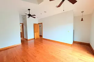 3015 S Quinn St, Chicago, IL 60608 - Photo 17