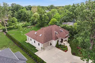 378 E Deerpath Rd, Wood Dale, IL 60191 - Photo 3