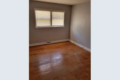 9035 S Euclid Avenue, Chicago, IL 60617 - Photo 11