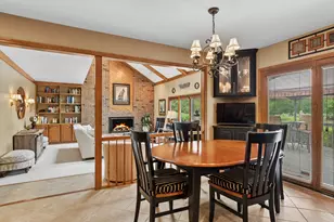 2238 Remington Dr, Naperville, IL 60565 - Photo 11