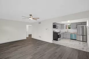 220 S Orchard Dr, Park Forest, IL 60466 - Photo 7