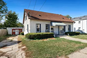 402 S Walnut Ave, Freeport, IL 61032 - Photo 3