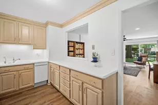 250 Ridge Ave, Evanston, IL 60202 - Photo 7