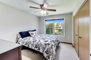 438 W Trail Ct, Grayslake, IL 60030 - Photo 19