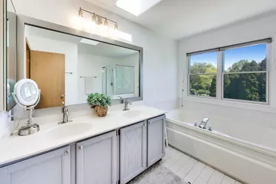 438 W Trail Court, Grayslake, IL 60030 - Photo 15