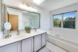 438 W Trail Ct, Grayslake, IL 60030 - Photo 15