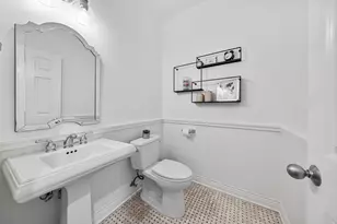 2114 W Erie St, Chicago, IL 60612 - Photo 11
