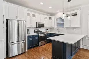 2114 W Erie St, Chicago, IL 60612 - Photo 9