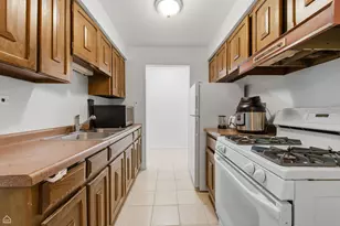 1198 Royal Glen Dr, Glen Ellyn, IL 60137 - Photo 5