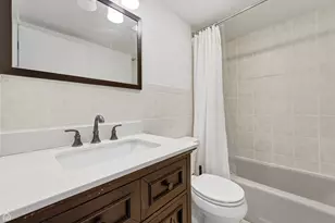 1198 Royal Glen Dr, Glen Ellyn, IL 60137 - Photo 7