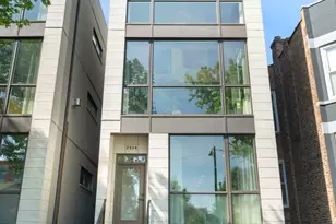 2534 N Linden Pl, Chicago, IL 60647 - Photo 1
