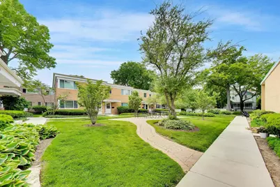 370 Park Avenue #E, Highland Park, IL 60035 - Photo 3