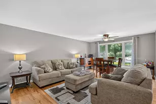 818 Bonnie Ln, Peotone, IL 60468 - Photo 9