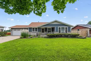 818 Bonnie Ln, Peotone, IL 60468 - Photo 43