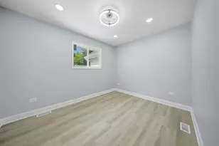 201 W 3rd St, Streator, IL 61364 - Photo 13