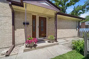 9523 Laramie Ave, Skokie, IL 60077 - Photo 3