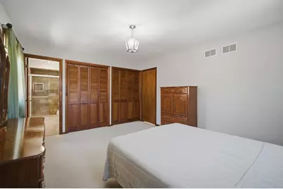 9523 Laramie Avenue, Skokie, IL 60077 - Photo 19