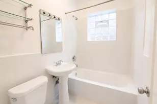 2044 W Farragut Ave, Chicago, IL 60625 - Photo 11