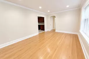2044 W Farragut Ave, Chicago, IL 60625 - Photo 3