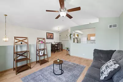 814 Symphony Drive, Aurora, IL 60504 - Photo 3