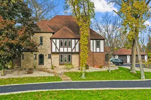 155 Helm Rd, Barrington, IL 60010 - Photo 1