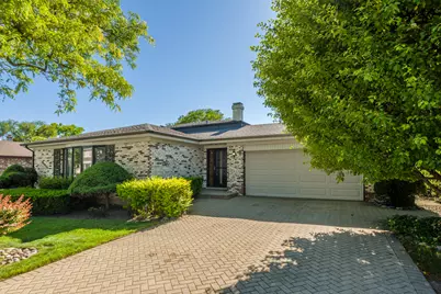72 Marina Drive, Des Plaines, IL 60016 - Photo 1