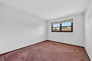 72 Marina Dr, Des Plaines, IL 60016 - Photo 11