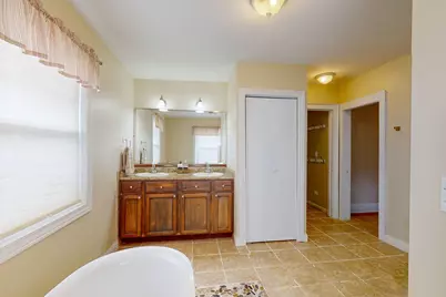 186 N Du Bois Avenue, Elgin, IL 60123 - Photo 15