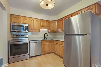 925 Springhill Drive #202, Northbrook, IL 60062 - Photo 5