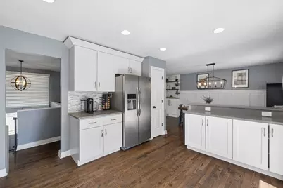7025 Roberts Drive, Woodridge, IL 60517 - Photo 9
