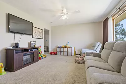 705 Eastview Drive, Mclean, IL 61754 - Photo 7