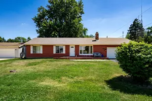 705 Eastview Dr, Mclean, IL 61754 - Photo 3