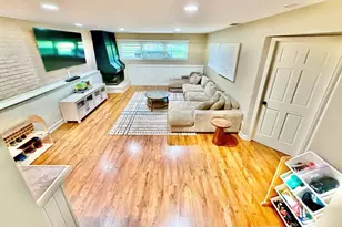 661 N Wren Ave, Palatine, IL 60067 - Photo 9