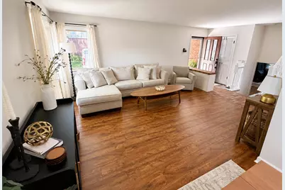 661 N Wren Avenue, Palatine, IL 60067 - Photo 5