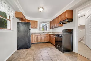 111 Shabbona Dr, Park Forest, IL 60466 - Photo 5