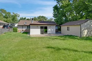 111 Shabbona Dr, Park Forest, IL 60466 - Photo 17