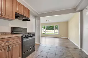 111 Shabbona Dr, Park Forest, IL 60466 - Photo 7