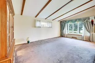 920 Pleasant Dr, Addison, IL 60101 - Photo 7