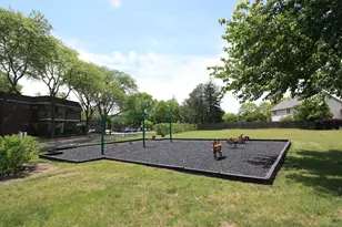 845 Miller Ln, Buffalo Grove, IL 60089 - Photo 23