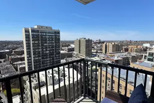2740 N Pine Grove Ave, Chicago, IL 60614 - Photo 3