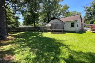 1125 S Maple St, Centralia, IL 62801 - Photo 3