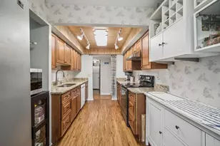 250 W Parliament Pl, Mount Prospect, IL 60056 - Photo 7