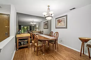 250 W Parliament Pl, Mount Prospect, IL 60056 - Photo 5