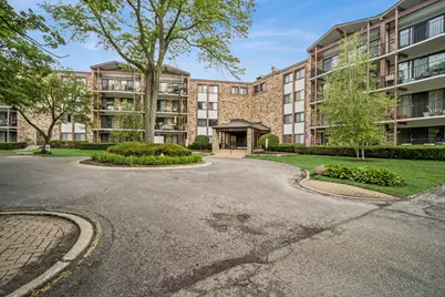 250 W Parliament Place #415, Mount Prospect, IL 60056 - Photo 1