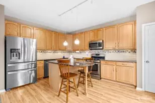 324 Abington Woods Dr, Aurora, IL 60502 - Photo 9